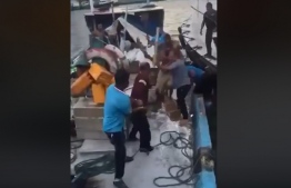 A group of foreigners on two boats, in the TGT area in Malé, attacked each other: the police said several people have been arrested in connection with the incident --