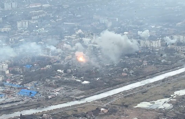 ބަޚްމުތުގައި ވަރުގަދަ ހަނގުރާމައެއް، ކޮންޓްރޯލެއް ނެތް