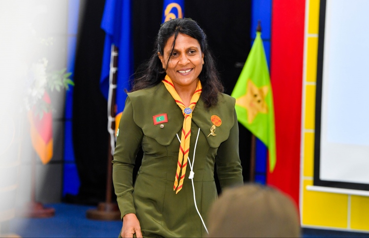 ގާލްގައިޑުގެ އެންމެ މަތީ ޝަރަފް ފަސްޓް ލޭޑީ ފަޒްނާއަށް