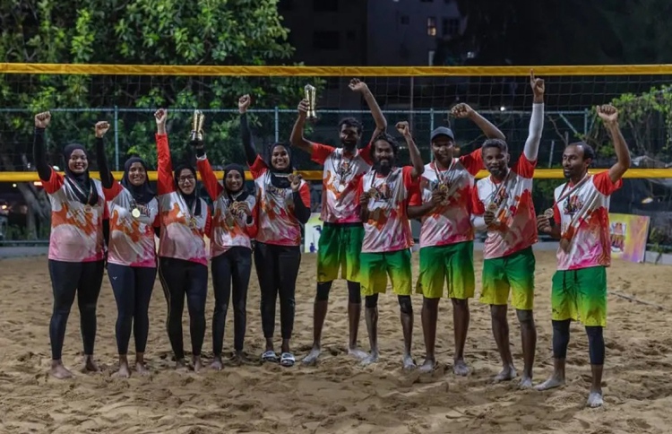 ބްލޫ އާއި ސުއިޓްސްއަށް ރެޑްބުލް ސްޕައިކްގެ ތަށި