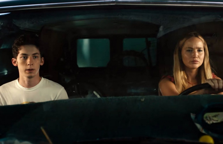 ޖެނިފާ ލޯރެންސްގެ އާ ފިލްމަށް ބެލުންތެރިންގެ ފާޑުކިއުން