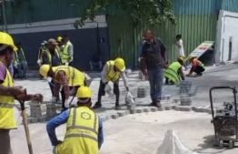 RDC is currently installing bricks at the intersection of Ameenee Magu and Dhonan'dharaadha Hingun to allow traffic--