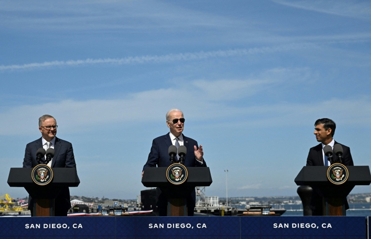 ނިއުކްލިއާ ސަބްމެރިން ވިއްކުމަށް އޯކަސް އެއްބަސްވެއްޖެ