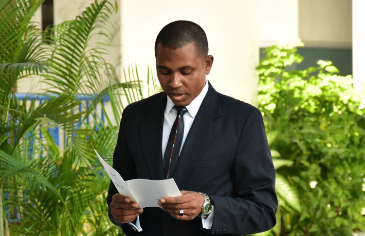 ފަނޑިޔާރު ޝަކީލް ރިޓަޔަކުރައްވަން ހުށަހަޅުއްވައިފި