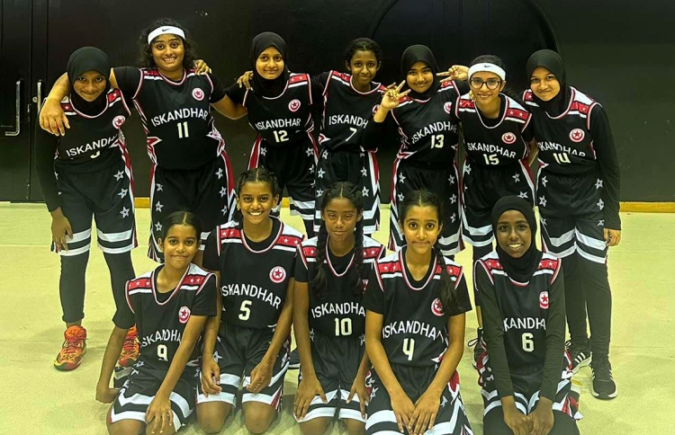 ބާސްކެޓުގައި އިސްކަންދަރު ސްކޫލް ހަތަރު ފައިނަލަކަށް