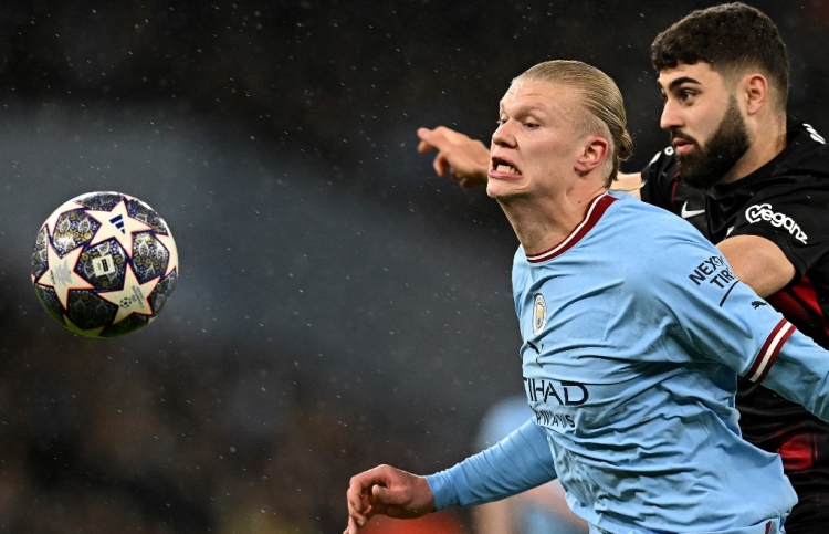 ހާލަންޑަށް ލަނޑުގެ އީދެއް، ސިޓީ އާއި އިންޓަ ކުއާޓާ އަށް