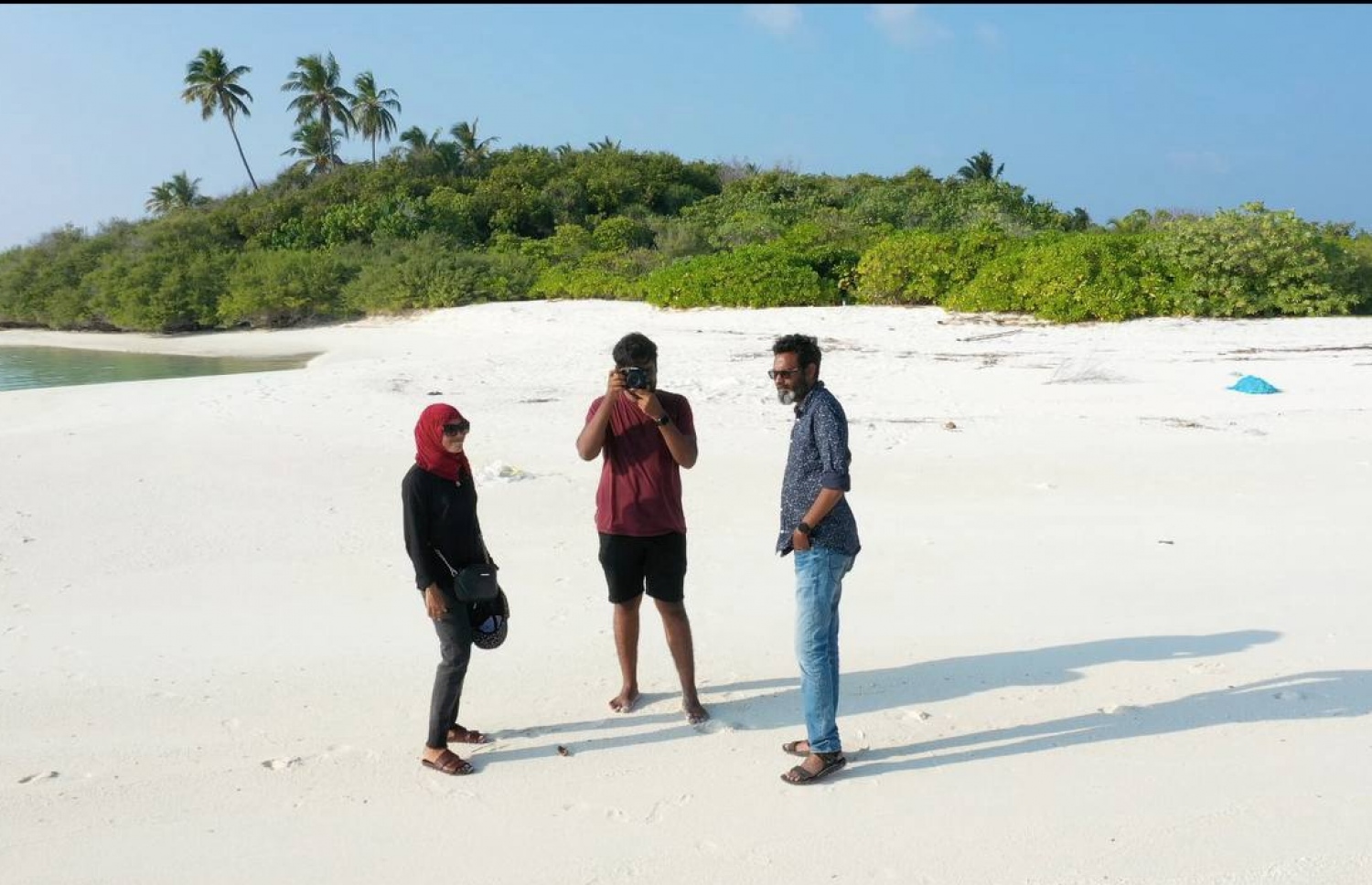 "މިހާރު"ގެ ނޫސްވެރިން ހިމިތީގައި -- ފޮޓޯ: ޖައިލަމް މަހުމޫދު / މިހާރު