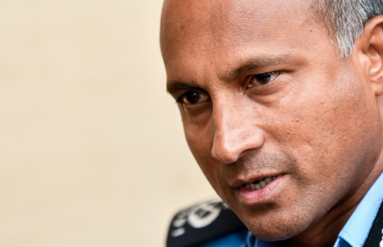 ސްޓިކާއިން ފުލުހުން ބަދުނާމުވާތީ ސީޕީގެ ކަންބޮޑުވުން