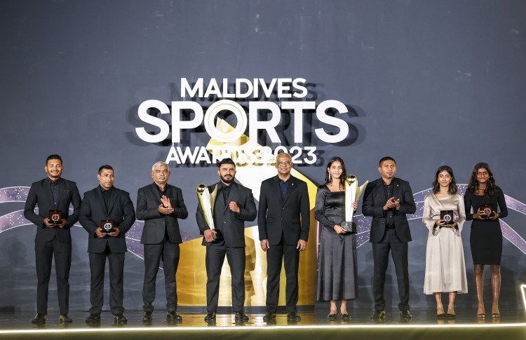 އަހަރުގެ އެންމެ މޮޅު އެތުލީޓުންނަކީ އަޒްނީން އާއި ދީމާ