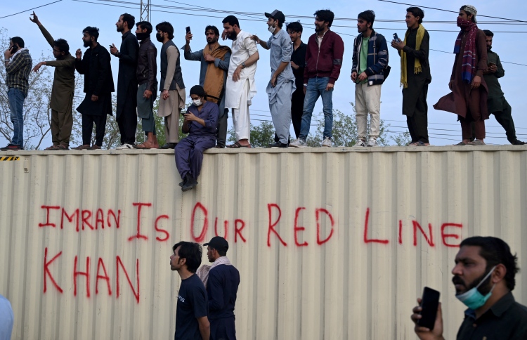 އިމްރާން ޚާން ހައްޔަރު ކުރުމުގެ އަމުރު ބާތިލުކޮށްފި