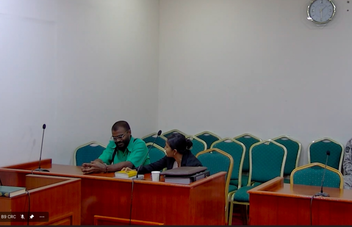 އަދުހަމް މިއަދުގެ އަޑުއެހުމުގައި އޭނާގެ ވަކީލާއެކު ބައިވެރިވަނީ