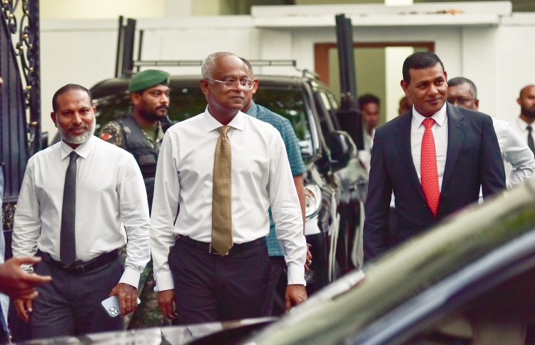 ރައީސް ކެމްޕޭން ފައްޓަވަން ކޯލިޝަނާއެކު ބައްދަލުވުމެއް