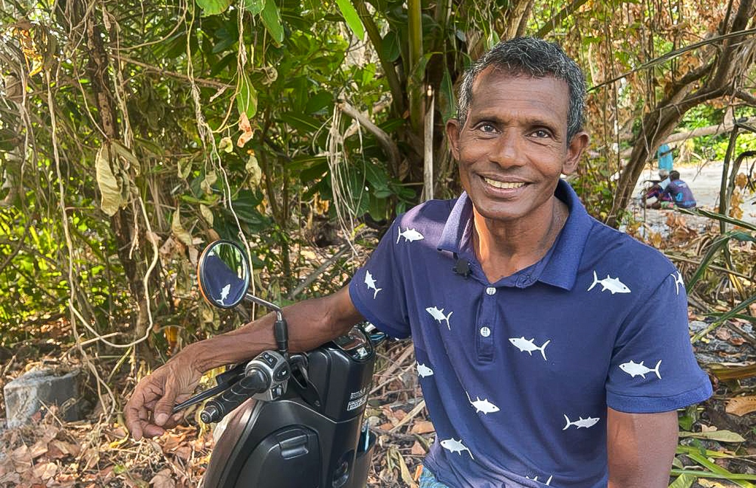 ޔޫސުފް "މިހާރު"އާ ވާހަކަ ދައްކަނީ: މަސައްކަތް ދަސްކޮށްގެން ކައިރި ރަށްތަކަށް ވެސް ވަޒީފާއަށް ދިޔަ.