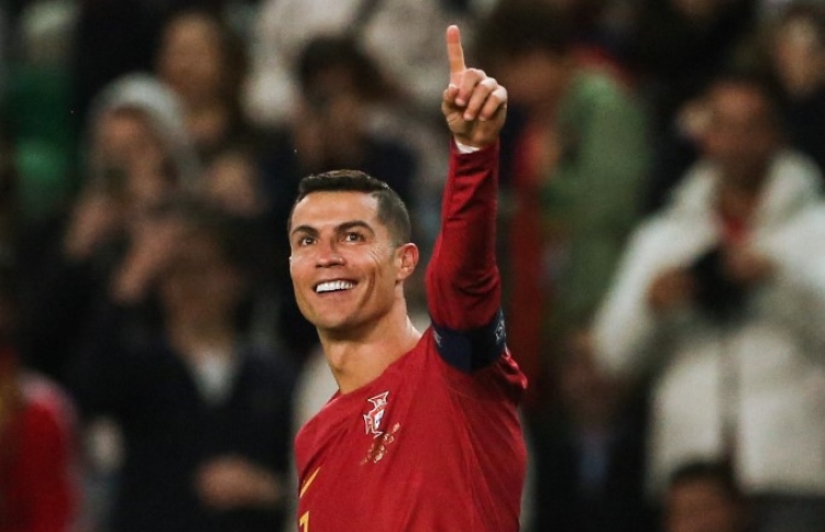 ޕޯޗުގަލް ޖާޒީގައި ރޮނާލްޑޯ އަށް ހާއްސަ ރެކޯޑެއް