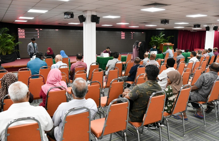 މާދަމާއިން ފެށިގެން ގޮވާމުން ޒަކާތް ބަހަނީ