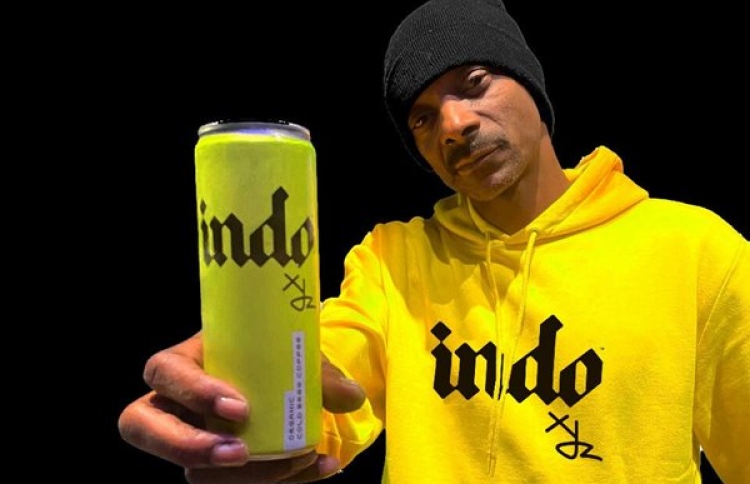 ސްނޫޕް، އޭނާގެ އާ ކޮފީ ބްރޭންޑް "އިންޑޯއެކްސްވައިޒީ" އިޝްތިހާރު ކުރަނީ