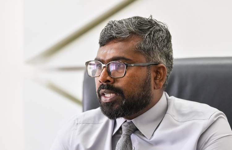 ބިން ވިއްކައިގެން އެއް ބިލިއަން ލިބުނު: އާތިފު