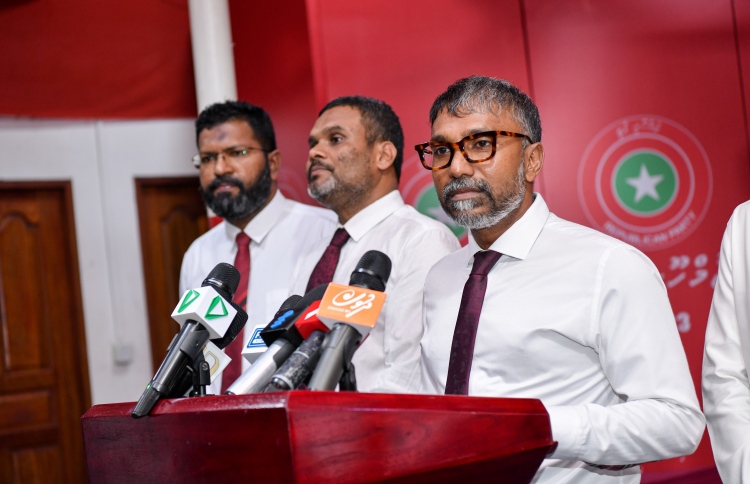 ރިޔާސީރޭހުގައި ވާދަކުރެވޭ ލެވެލްގައި ހުރީ ގާސިމް އެކަނި