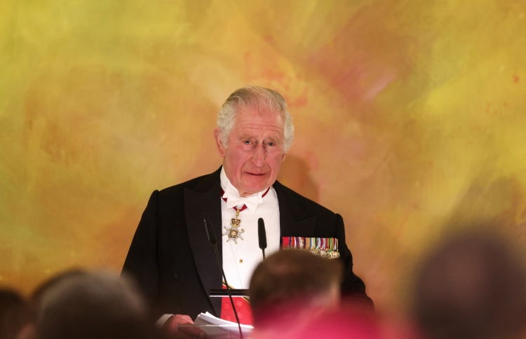 އިނގިރޭސިންނާއި ޖަރުމަން އޮތީ ޔޫކްރޭނާ އެކުގައި