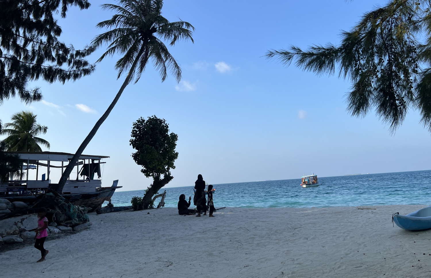 އދ. މަންދޫ: މި ރަށުގައި ދިރިއުޅޭ އާބާދީ މަދުވުމަކީ ފުރުސަތުތައް ފަހިވާން އޮތް ގޮންޖެހުމެއް. -- ފޮޓޯ | މިހާރު