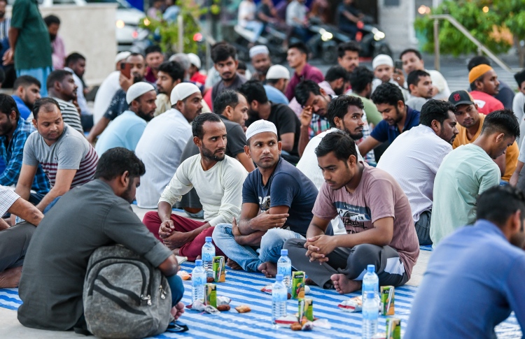 ރޯދައިގެ އަޅުކަމަށް ގެންގުޅޭ ނުރަނގަޅު ވިސްނުމާ ދުރުވުން