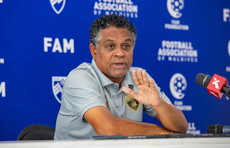 "އީގަލްސް ކުޅޭނީ ފުރަތަމަ މެޗުން ފިލާވަޅު ލިބިގެން"