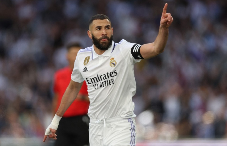 ހަތް މިނެޓު ތެރޭ ބެންޒެމާ ތިން ގޯލް ޖަހައިފި