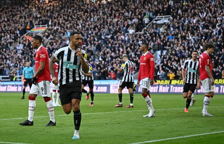 ޔުނައިޓެޑް ވައްޓާލައި ނިއުކާސަލް ތިން ވަނަ އަށް