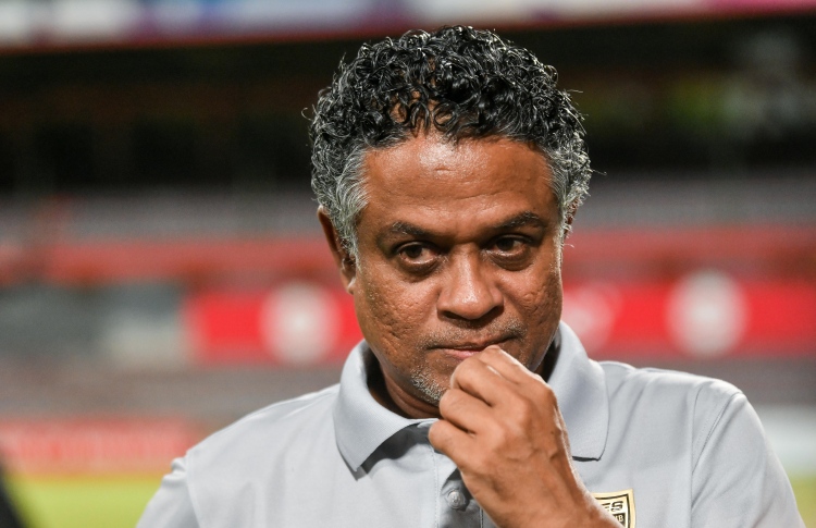 ސާންތީ ބުނަނީ މާޒިޔާ އެހާ ތަފާތު ނޫން ކަމަށް