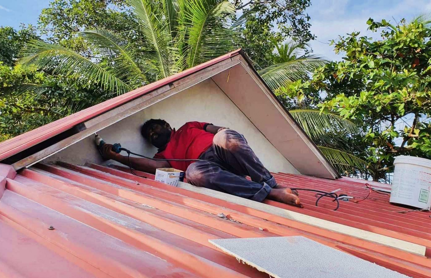 ޒައީމް މަސައްކަތުގައި: ކޮންމެ ދުވަހަކުހެން އޭނާ އުޅެނީ ކޮންމެވެސް ކަމެއްގައި