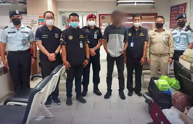 ދޫނިތަކެއް ވަގަށް ބޭރުކުރަން އުޅުނު ދިވެއްސަކު ހައްޔަރު