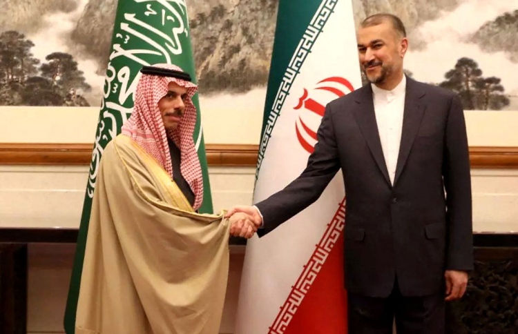 ސައޫދީ އާއި އީރާނާ ދެމެދު ވައިގެ ދަތުރުތައް ފަށަނީ