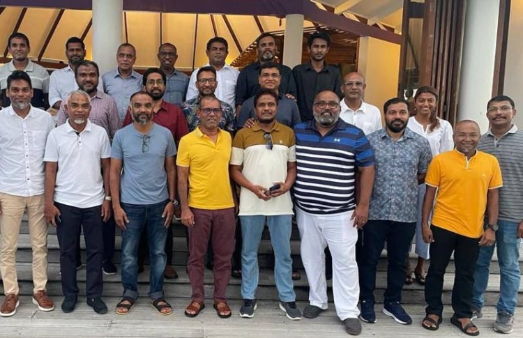 ނަޝީދު، ގޯސްވި ހުރިހާ ކަމެއްގެ މެދުގައި!