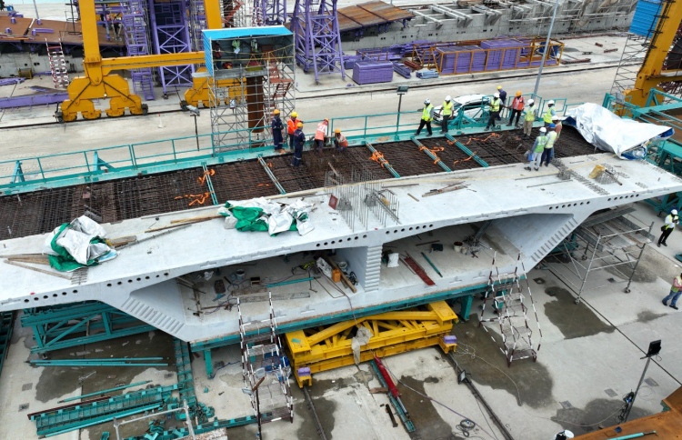 ބްރިޖްގެ މައިގަނޑު ސްޓްރަކްޗާގެ މަސައްކަތް ފަށައިފި