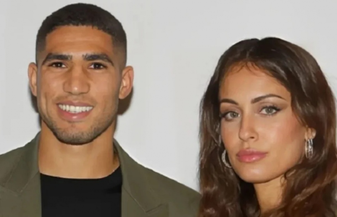 ހަކީމީ އޭނާގެ ކުރީގެ އަންހެނުންނާ އެކު.