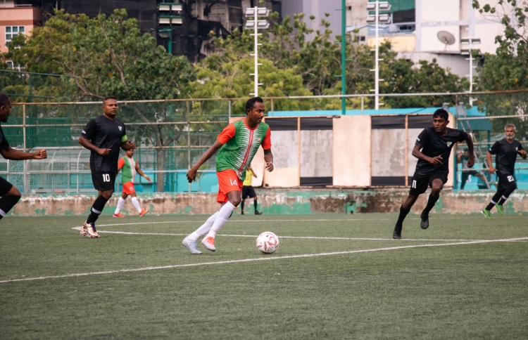 ނިއު/ސިފައިން ކަޓައި، ހުރާ އާއި ގްރާންޑޭ ސެމީ އަށް