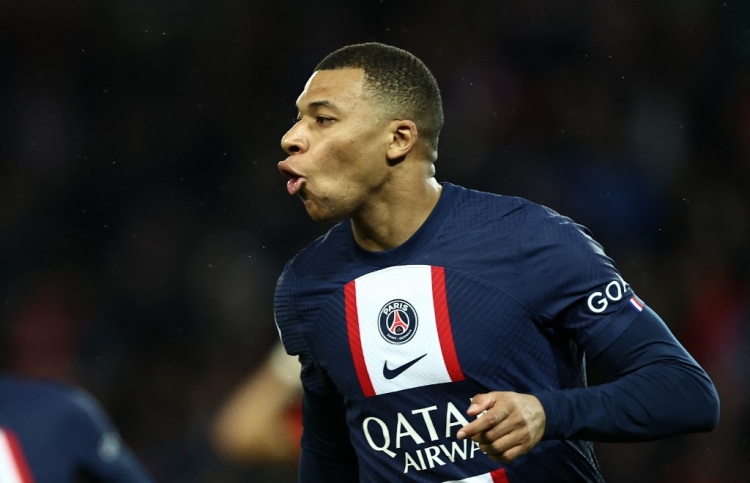 ފްރާންސްގައި ޕީއެސްޖީގެ ގޯލްޖެހުމުގެ ރެކޯޑް އެމްބާޕޭއަށް