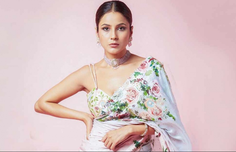 ޝެހްނާޒްގެ ފިލްމު ޕްރިމިއާގައި ދައުވަތެއް ނުލިބޭ