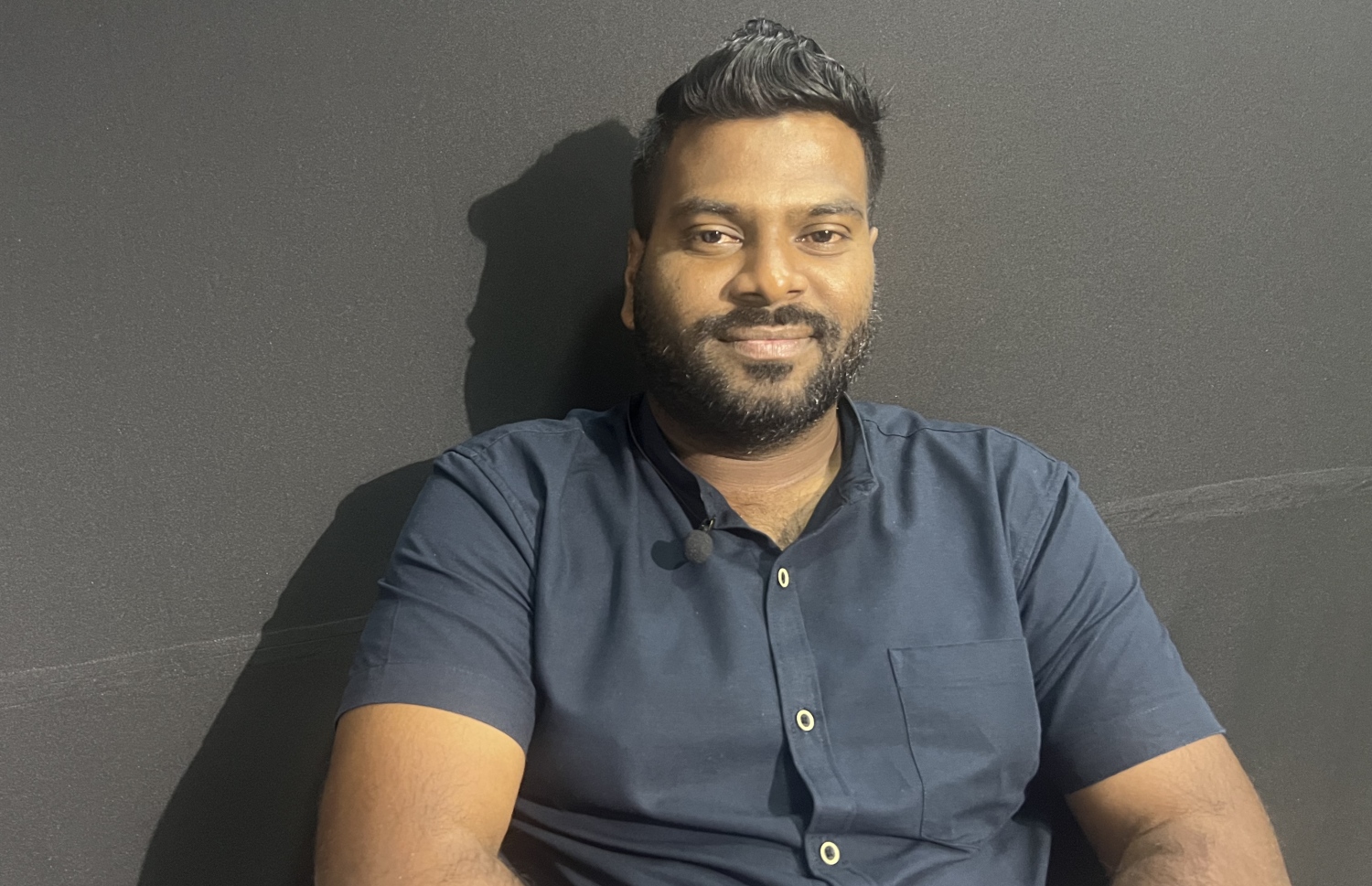 ފޮޓޯގްރާފަރު ސުޖުއާން: އެންމެ ފޮޓޯއަކަށް ދެތިން ދުވަސް ހޭދަކުރަން ޖެހުމަކީ އޭނާއަށް މައްސަލައެއް ނޫން.