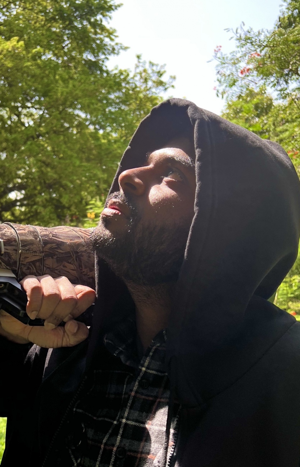 ފޮޓޯގްރާފަރު ސުޖުއާން؛ އޭނާގެ ފޮޓޯތައް ބޮޑެތި ޗެނަލްތަކުން ދެއްކި