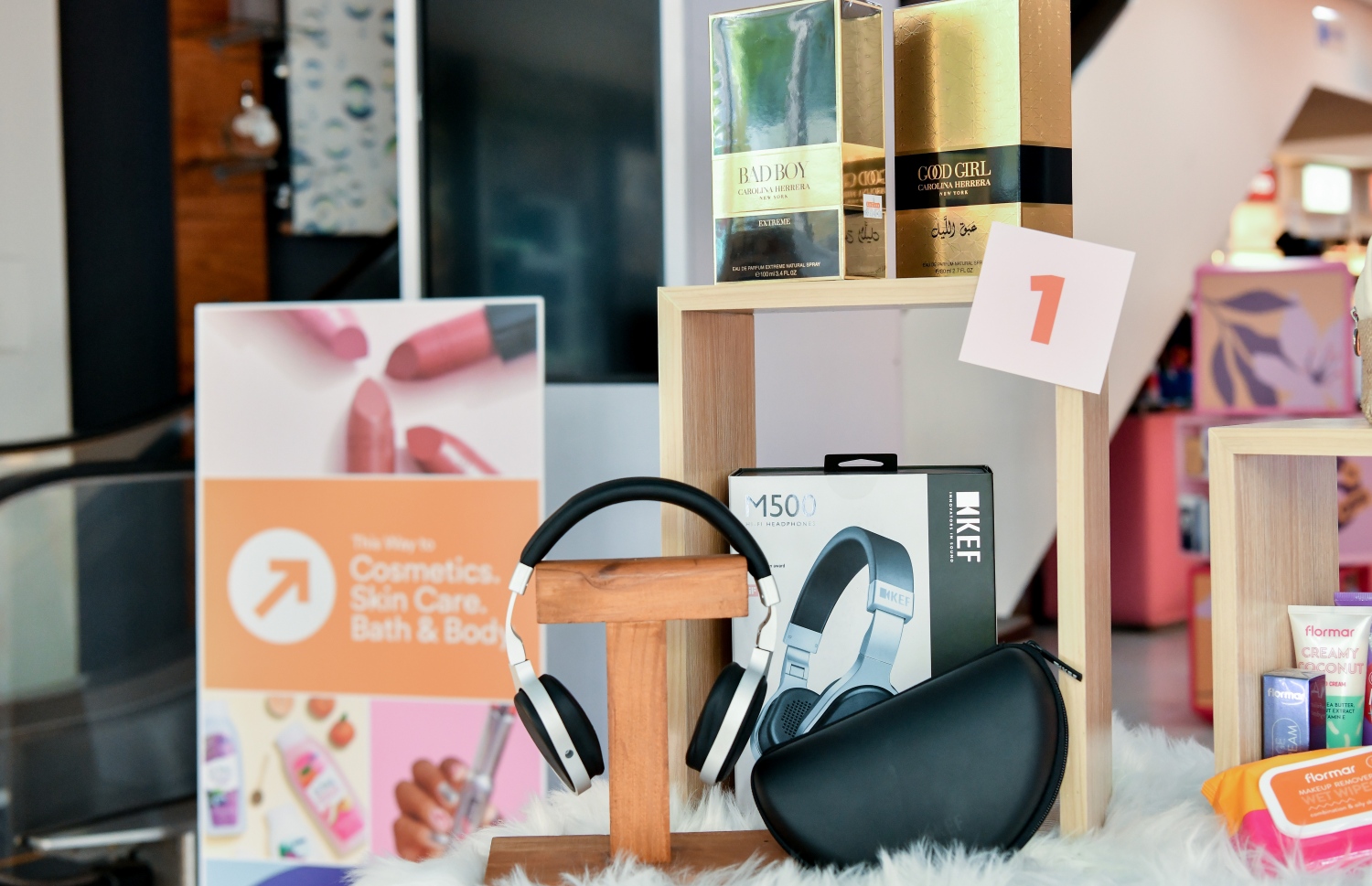 ލަކީޑްރޯގެ އެއް ވަނަ އަށް ހުށަހަޅާފައިވާ އިނާމު. -- ފޮޓޯ: ނިޝާން އަލީ | މިހާރު