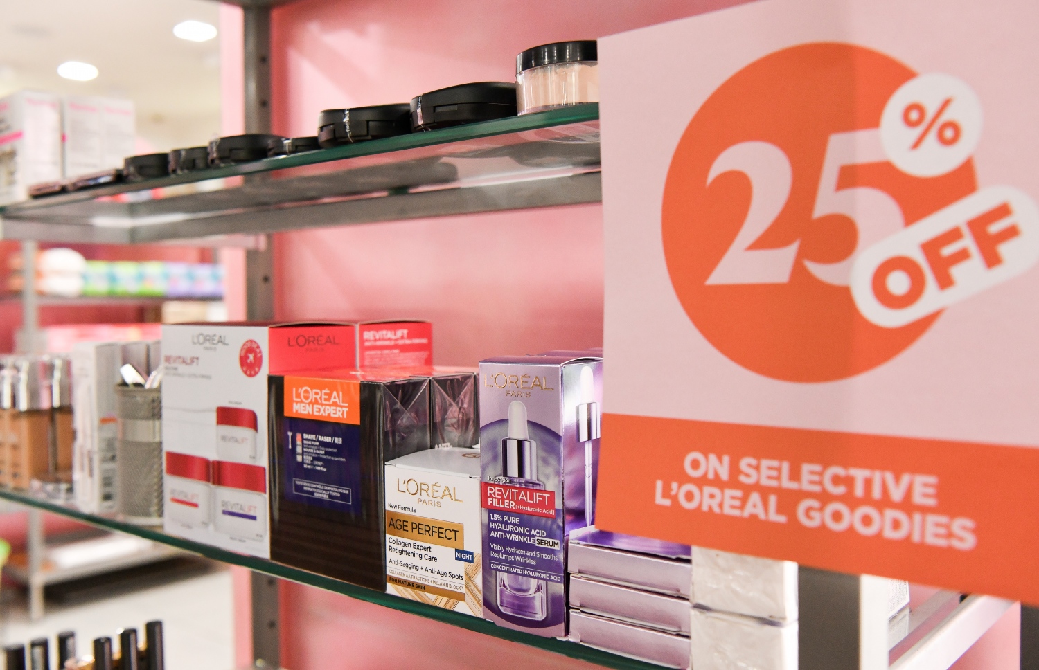 ޑިސްކައުންޓު ލިބޭ ބައެއް ޕްރޮޑަކްޓުތައް. -- ފޮޓޯ: ނިޝާން އަލީ | މިހާރު