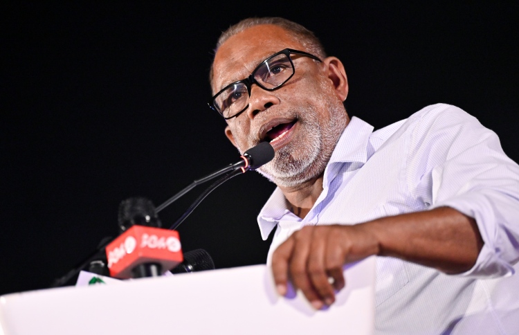 "ޗާގޯސް ގެއްލުނުއިރު ދެރަވީ ޔާމީން ޖަލުގައި ހުރީމަ"