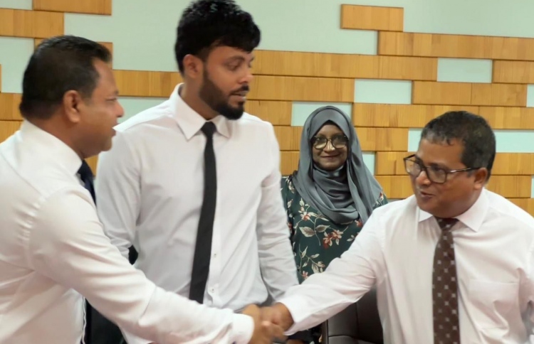 5 ރަށެއްގައި އައިސްޕްލާންޓް ބެހެއްޓުން ފެނަކައަށް