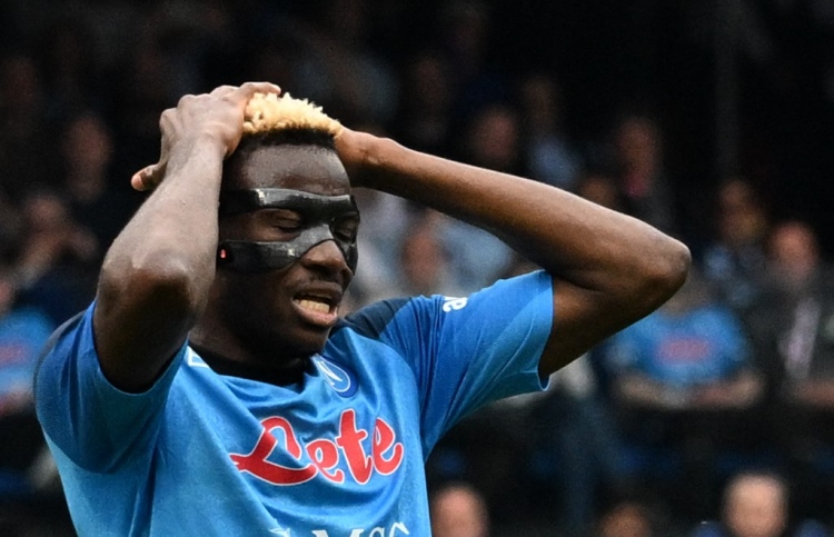 ޗެމްޕިއަންކަން ޔަގީންނުވެ ނަޕޯލީ މަޑުޖެހިއްޖެ