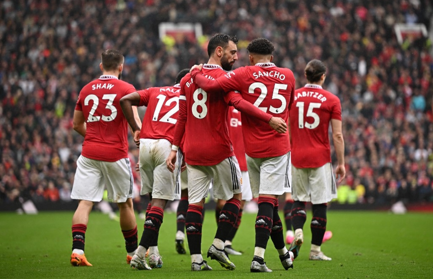 ފެނާންޑޭޒް ގޯލު ޖަހައި ލީޑު ނަގައިދީ ޓީމާއެކު އުފާފާޅު ކުރުމަށް ފަހު.-- ފޮޓޯ: އޭއެފްޕީ