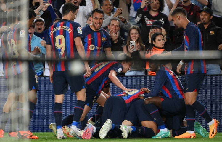 ބާސެލޯނާ ތައްޓާ ގާތަށް، ރެއާލް ބަލިވެ ނާއުންމީދުގައި