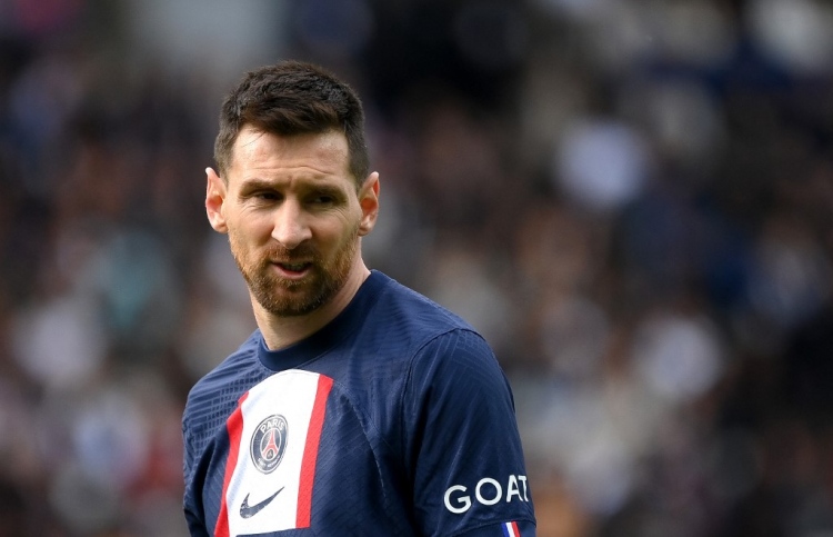 ހުއްދަ ނުހޯދައި ސައުދީއަށް ދިއުމުން މެސީއަށް އަދަބުދީފި