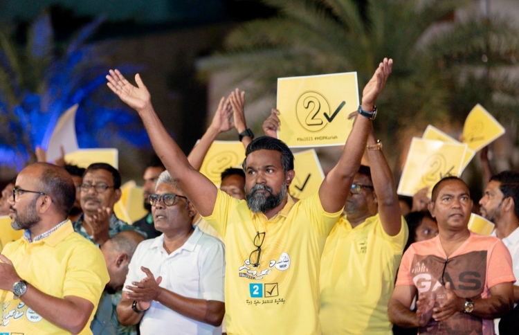 ފިޝަރީޒްގެ އެގްޒެކެޓިވް ޑިރެކްޓަރަކަށް ޗިކާ