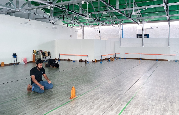 މިސްކިތްތަކުގައި ބަހައްޓާފައިވާ ސުތުރާތައް ނަގަނީ